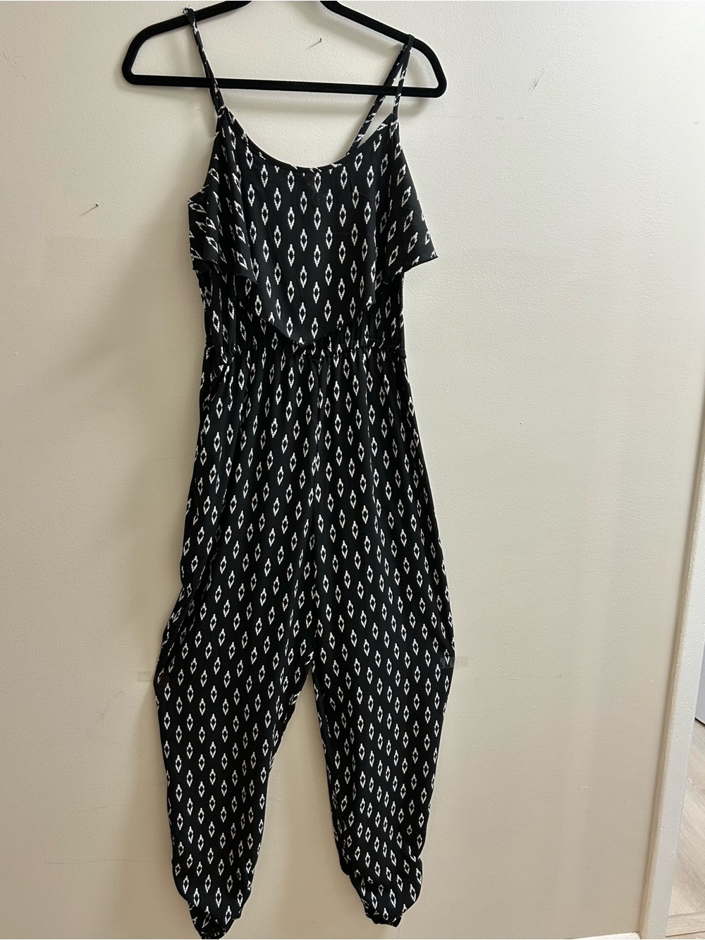 Xhilaration Black & White Printed Sleeveless Jumpsuit